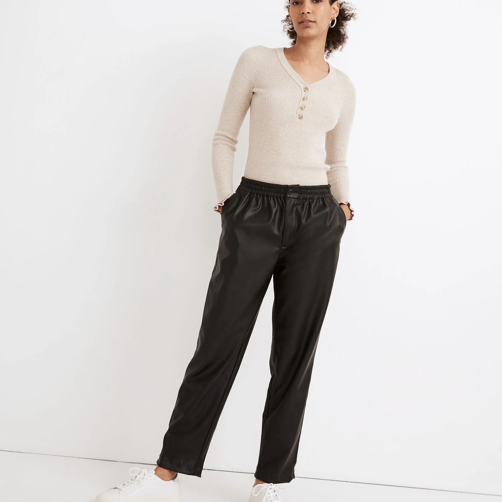 Black Women's‎ Pants